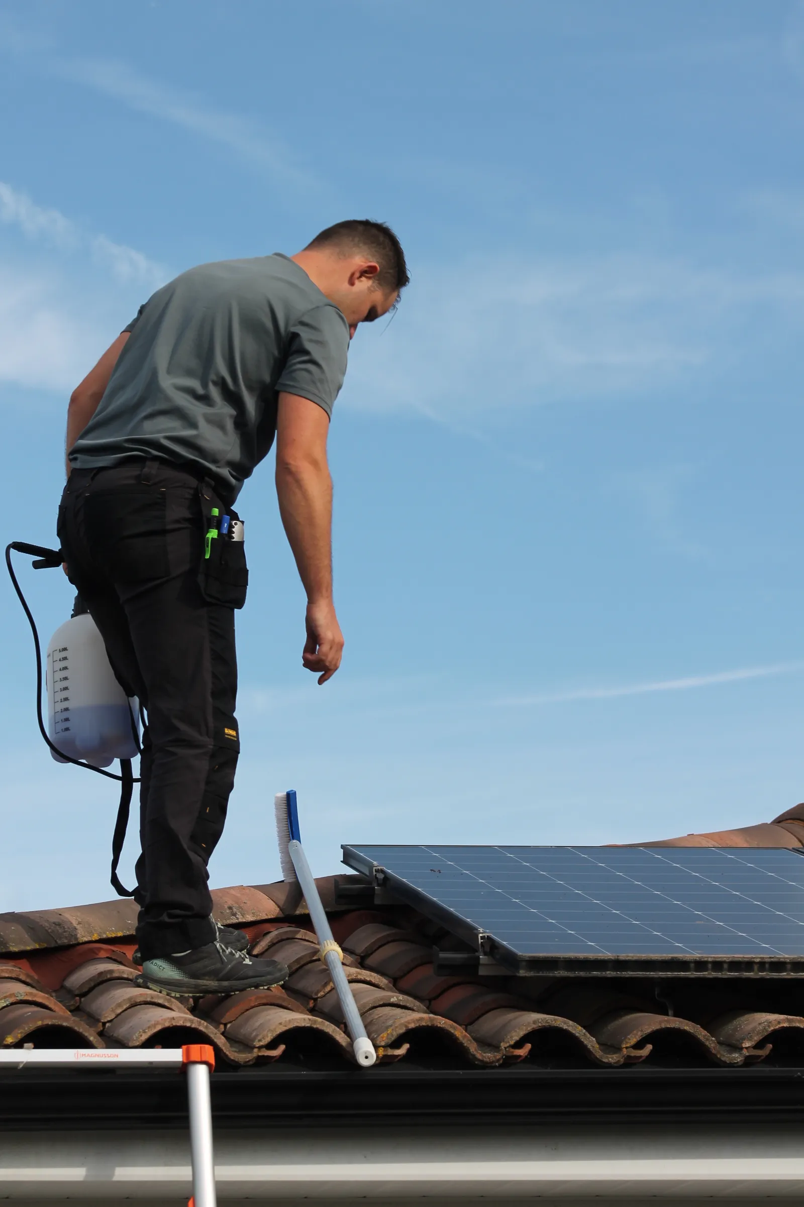 Nettoyage de panneaux solaires photovoltaïques par Héliovera à Montrabé